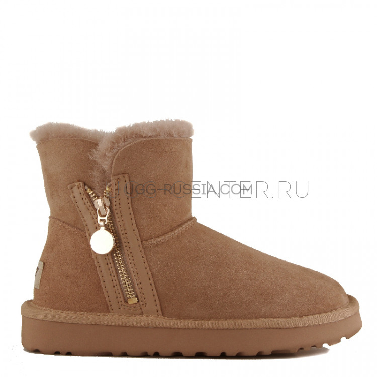 UGG Mini Zipper Sand