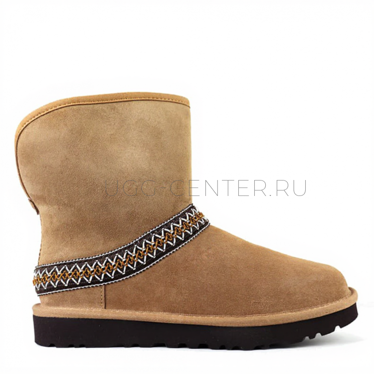 UGG Classic Short Crescent Chestnut